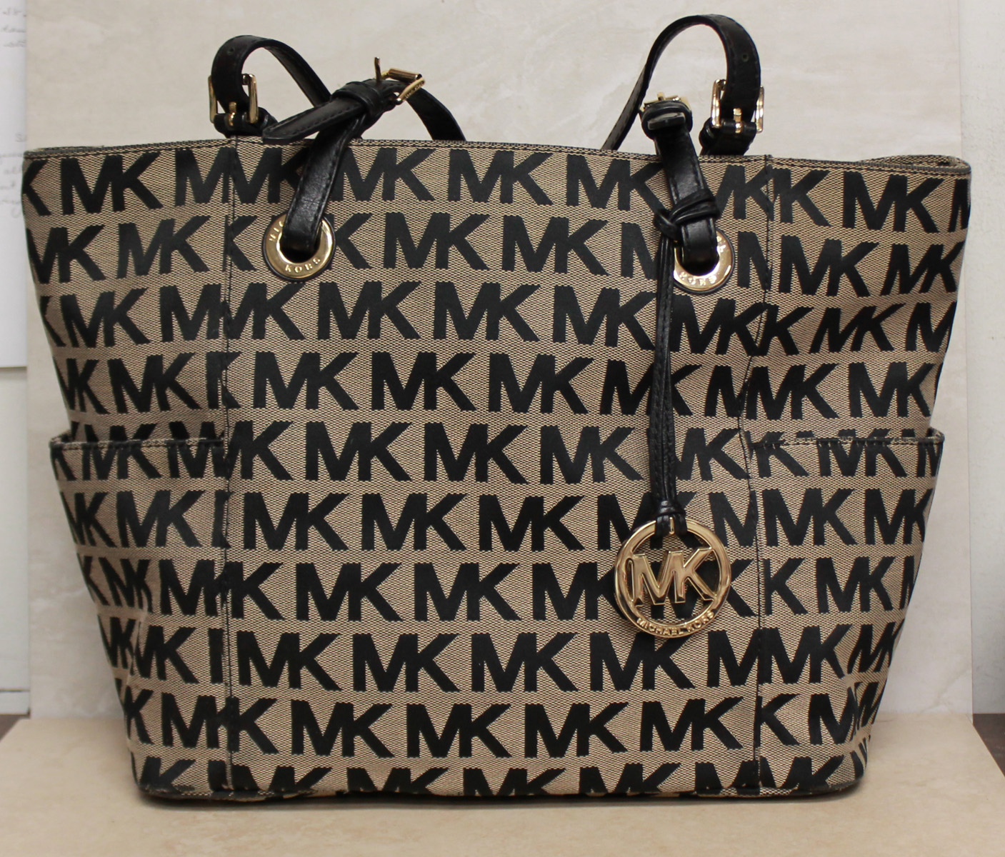 michael kors signature handbags